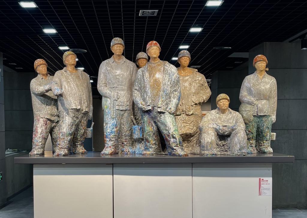 《新时代——出彩人生》 李学斌 雕塑 《新时代——出彩人生》 李学斌 雕塑